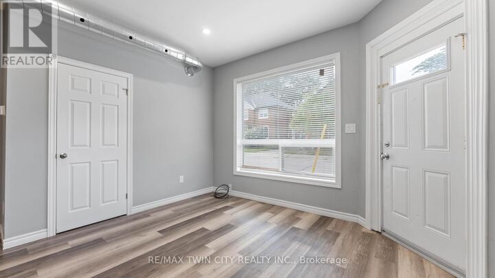 Property Photo: 140 North Superior Street North ON N3S 2L4