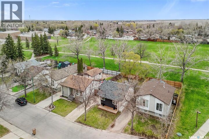 Property Photo: 782 Hayworth Crescent N SK S4X 1Y1