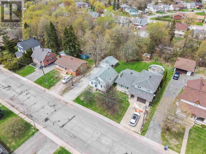 Property Photo: 59 Knox Ave ON P6B 3X8