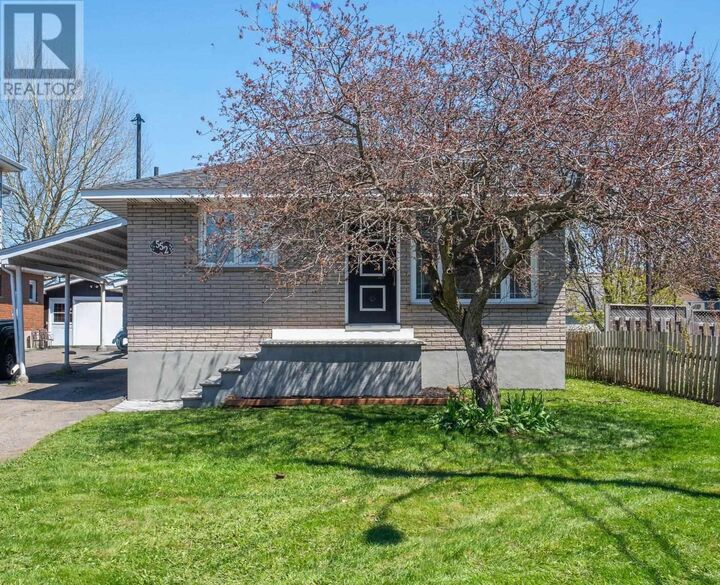 Property Photo: 552 Sherbourne St ON P6C 3X7