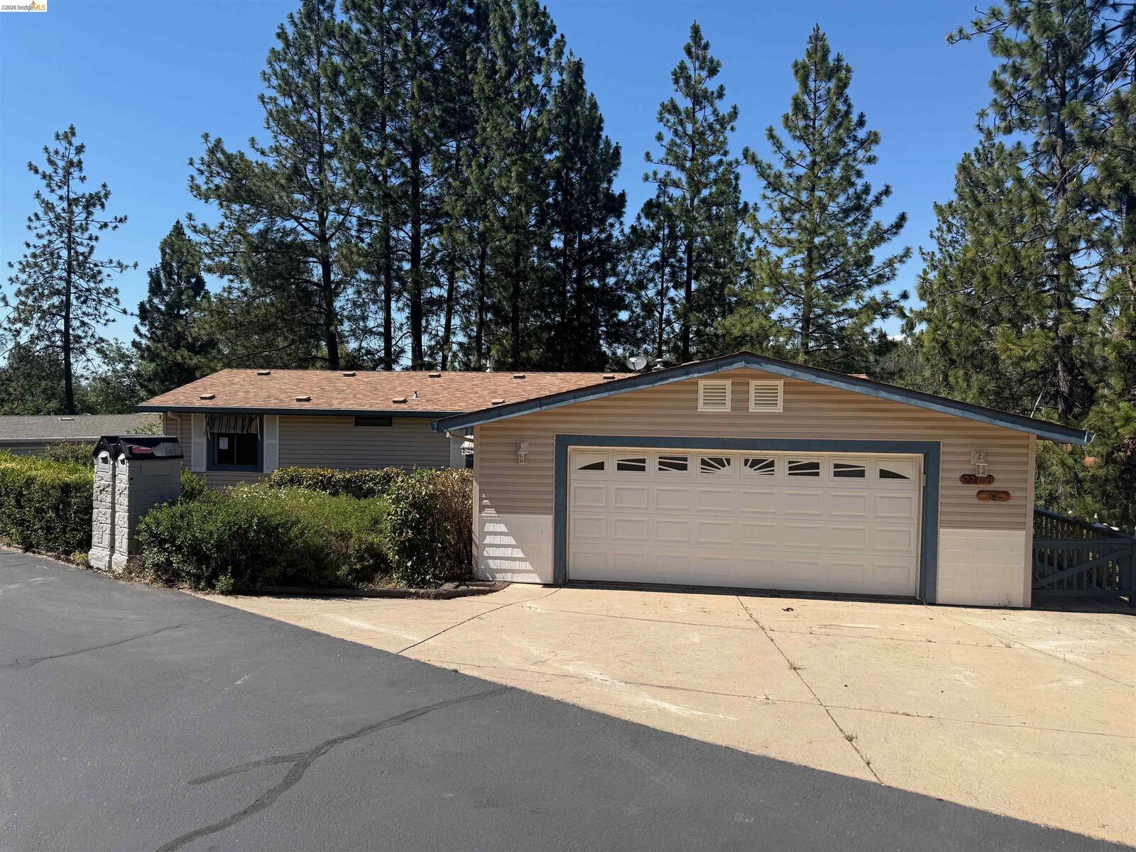 Property Photo: 22700 Hidden Hollow Dr CA 95321
