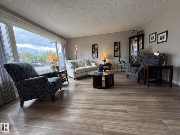 Property Photo:  9848 151 Street NW  AB T5P 1S8 