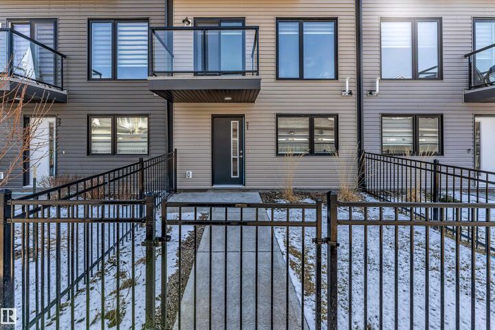 Property Photo: 11910 35 Avenue SW 21 AB T6W 4Z8