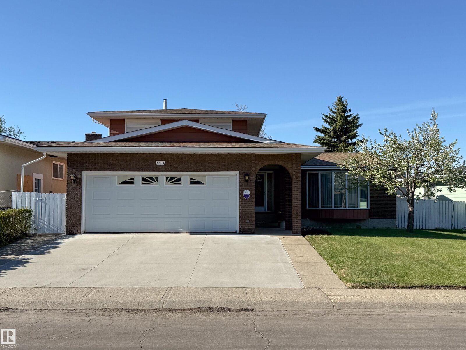 Property Photo: 8509 39B Avenue NW AB T6K 3E7