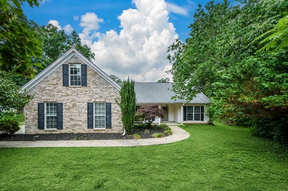 Property Photo:  501 Spratlin Drive  GA 30549 