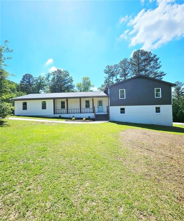 Property Photo: 125 Heritage Circle GA 30253
