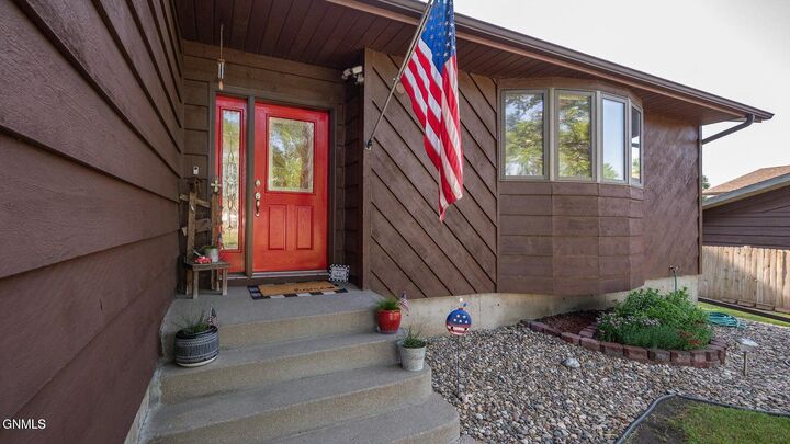 Property Photo:  1600 1st Avenue NE  ND 58523 