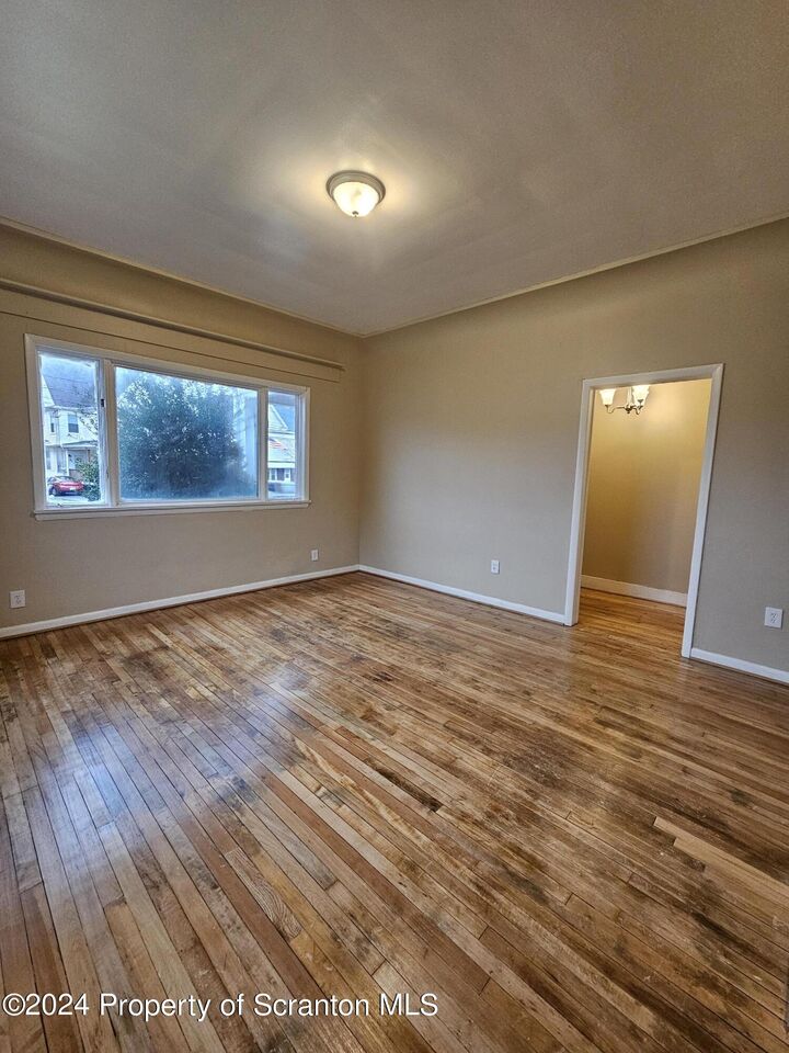 Property Photo: 1218 S Main Ave Avenue 1 PA 18504