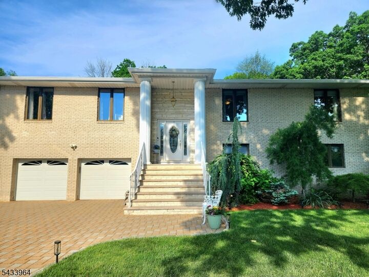 Property Photo:  39 Douglas Dr  NJ 07082 