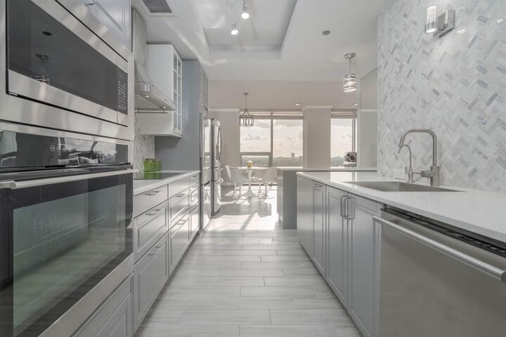 Property Photo: 5100 San Felipe Street 137 TX 77056