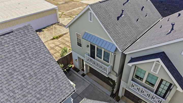 Property Photo: 2117 Naomi Street B TX 77054