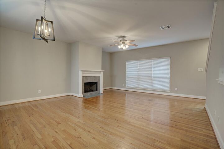 Property Photo: 5911 Petty Street TX 77007