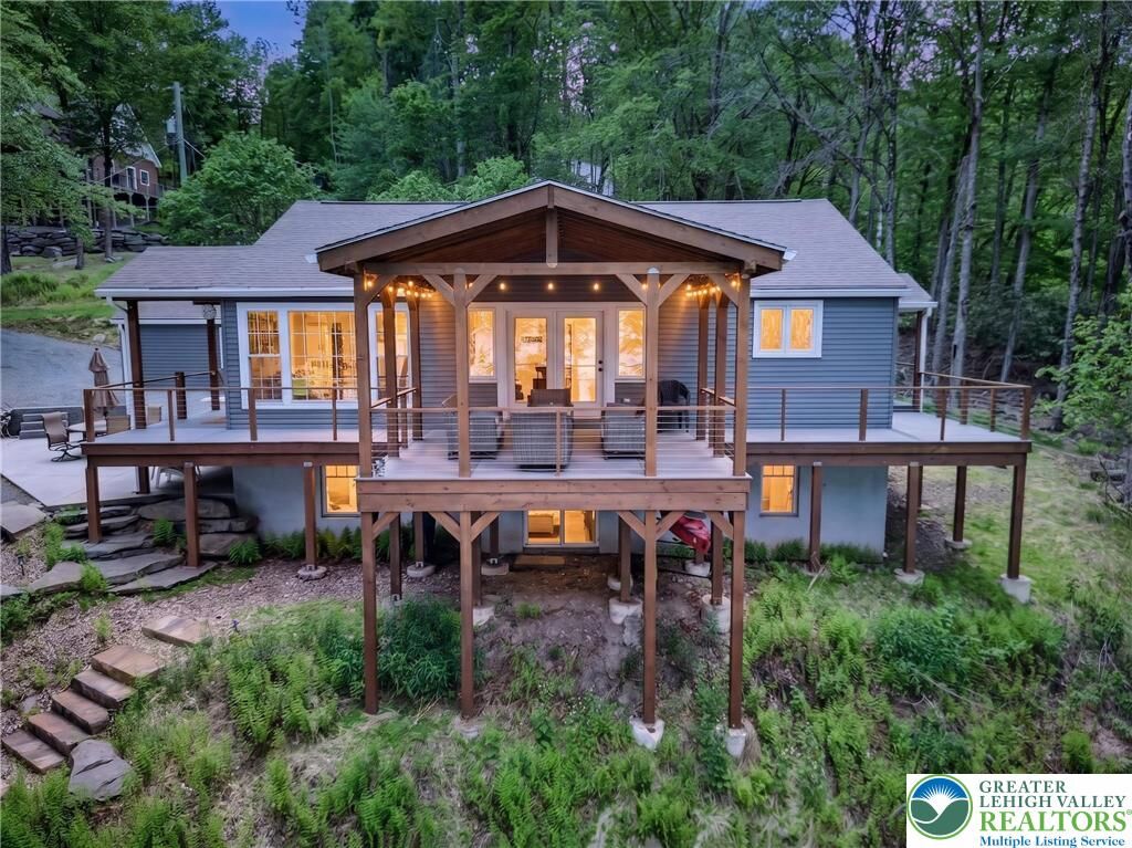 Property Photo: 135 Al Wa Da Circle PA 18426