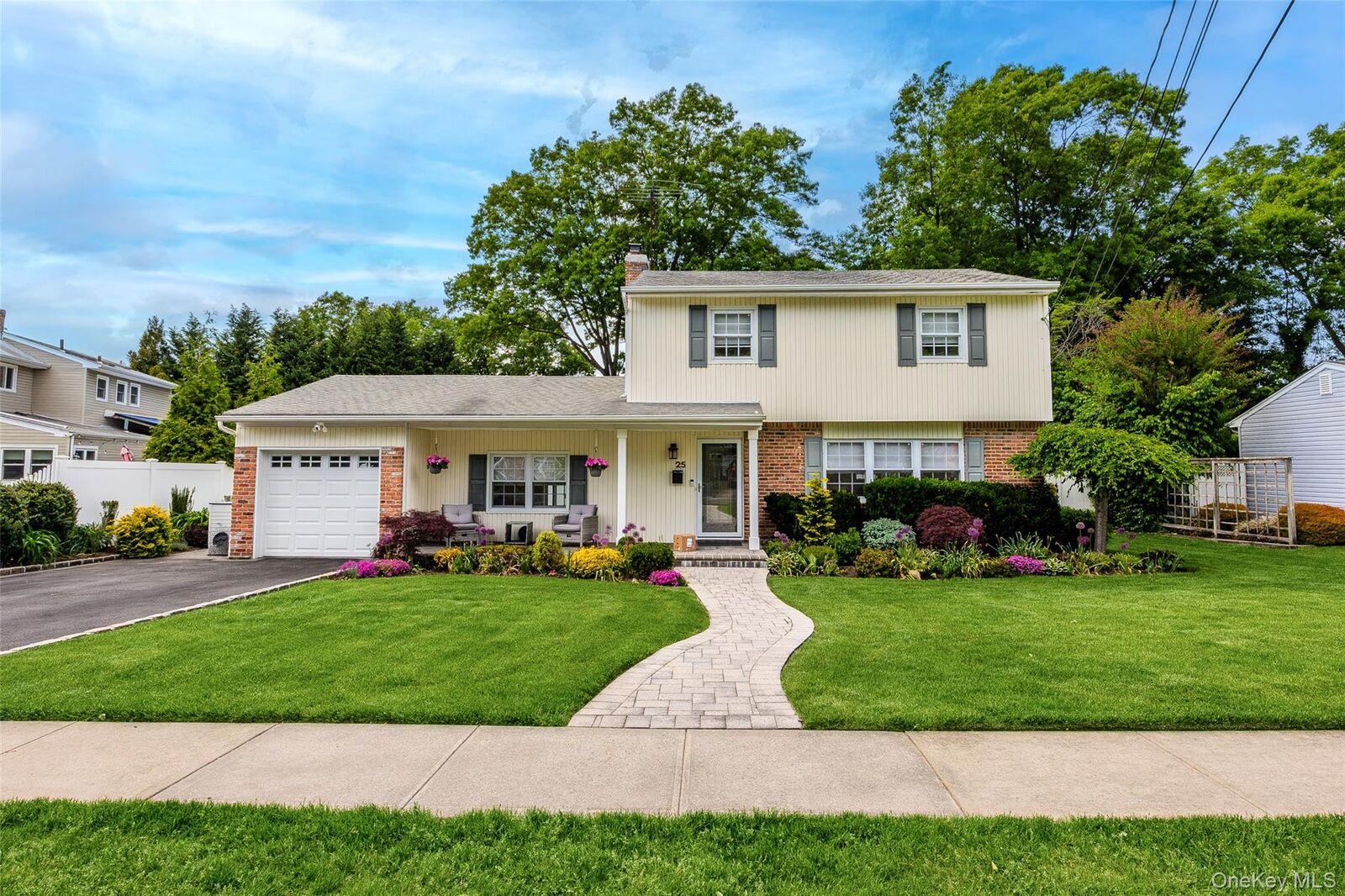 Property Photo:  25 Gerald Lane  NY 11804 