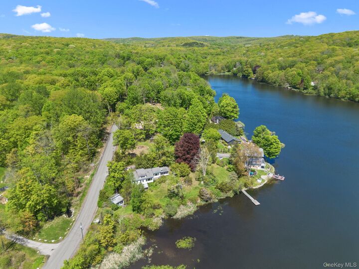 Property Photo: 122 Dutchess Drive NY 12531