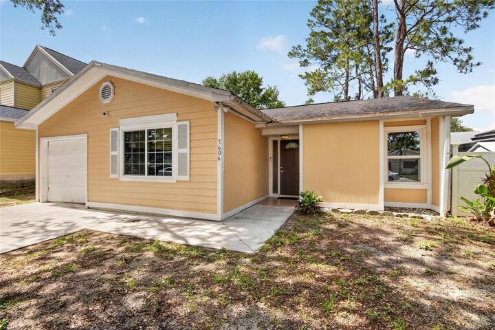 Property Photo:  7606 Leon Avenue  FL 33637 