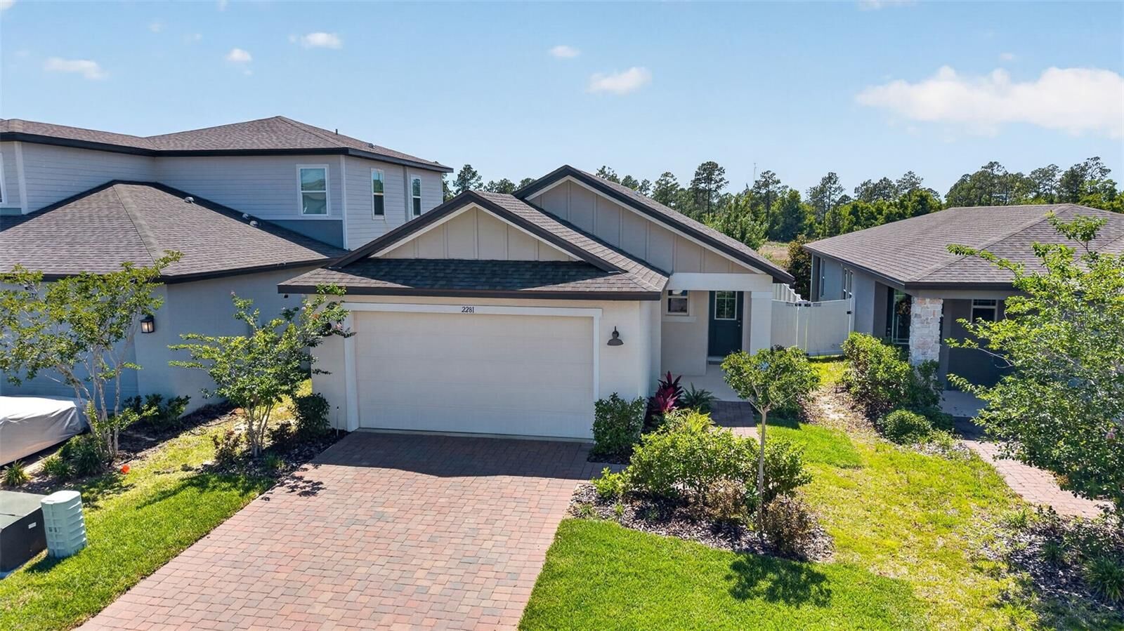 Property Photo:  2281 Mystic Maze Lane  FL 34715 