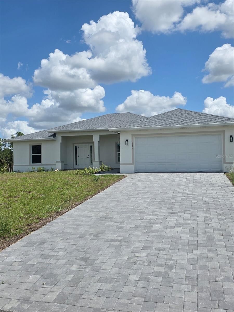 Property Photo: 211 NE 31st Street FL 33909