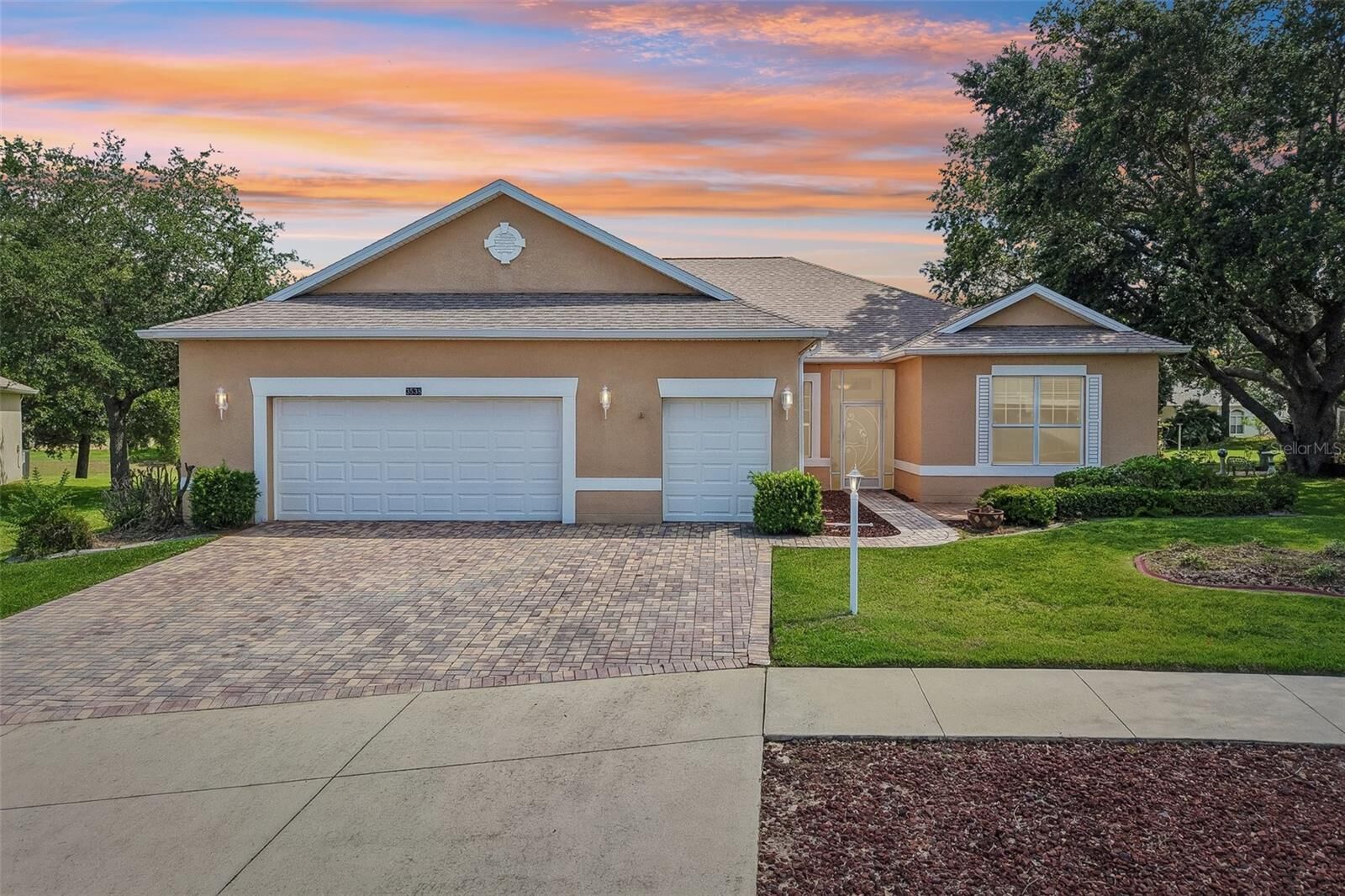 Property Photo: 3538 Mulberry Grove Loop FL 34748