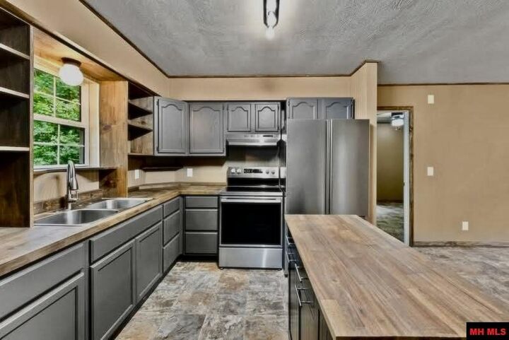 Property Photo: 18321 Hwy 5 South AR 72653