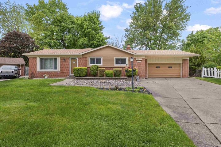 Property Photo:  11971 Fairview Drive  MI 48312 