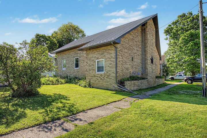 Property Photo: 213 Palmer Street MI 49277