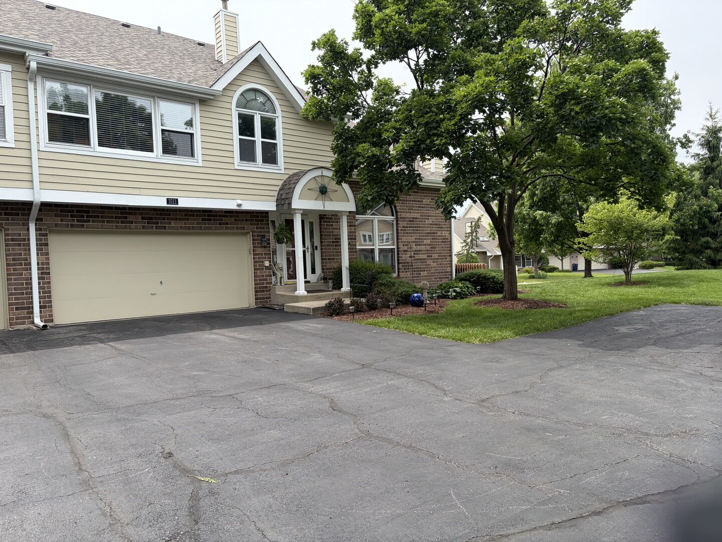 Property Photo:  1511 Barrymore Drive  IL 60561 