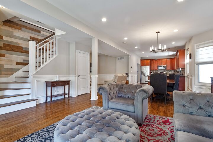 Property Photo:  2255 N Avers Avenue  IL 60647 