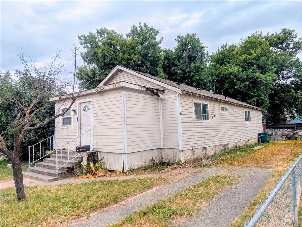 Property Photo: 1220 5th Ave CA 96021