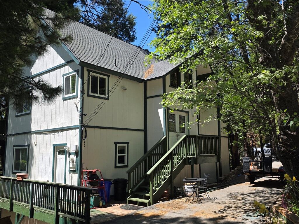 Property Photo: 582 Grass Valley Court CA 92352
