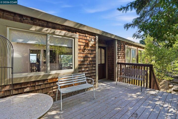 Property Photo:  132 Rudgear Dr  CA 94596 