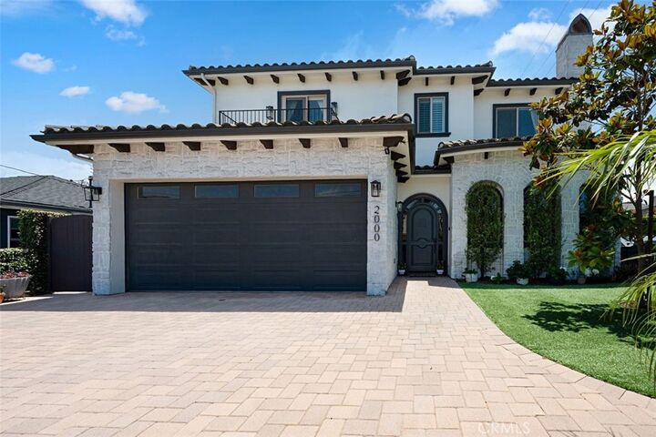 Property Photo: 2000 Robinson St W CA 90278