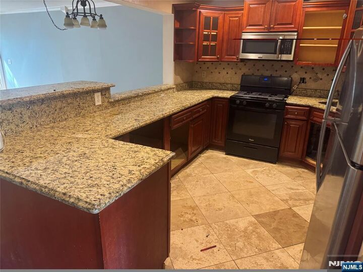 Property Photo:  1087 Oakcroft Lane  NJ 08873 