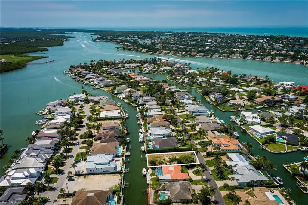 Property Photo:  2165 Tarpon Rd  FL 34102 