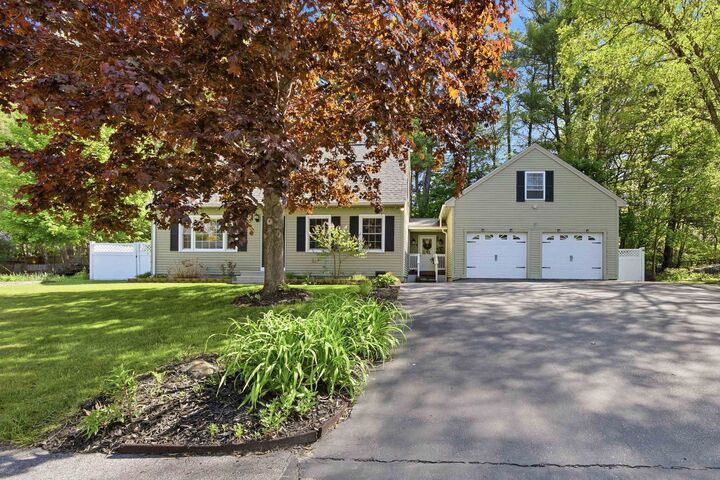 Property Photo:  9 Millstream Lane  NH 03303 