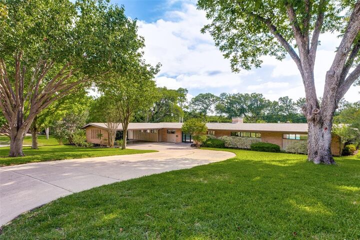Property Photo:  4101 Hildring Drive E  TX 76109 