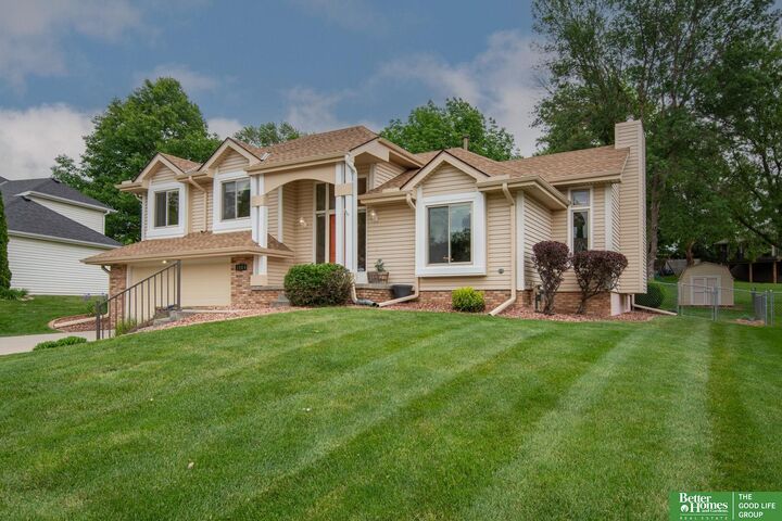 Property Photo:  1904 Franklin Drive  NE 68133 