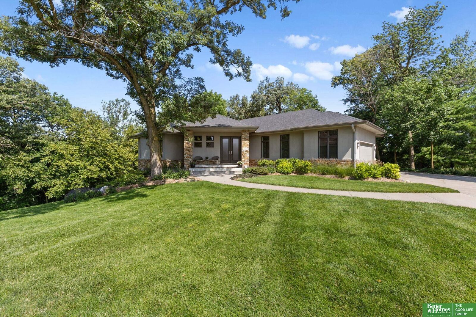 Property Photo:  10238 N 29th Court  NE 68122 