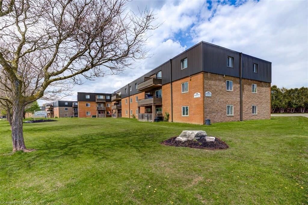 Property Photo:  390 Admiral Drive 304  ON N5V 3C2 