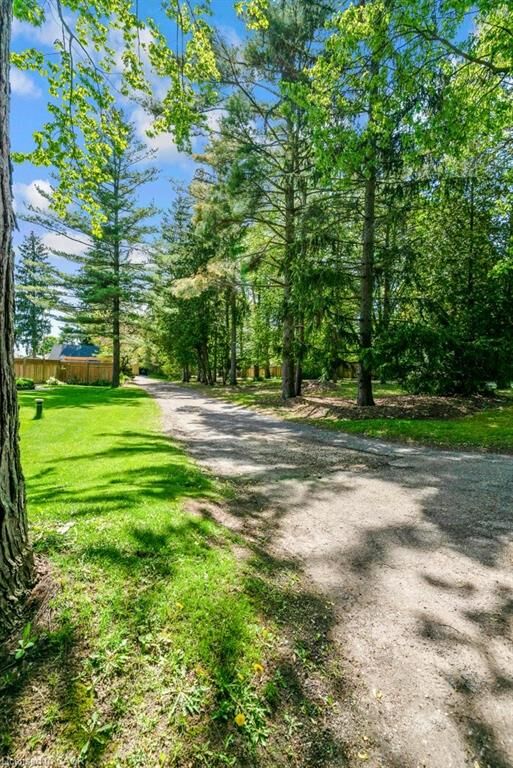 Property Photo: 91 Limerick Drive ON N2P 2G9