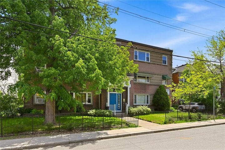 Property Photo: 137 Emerald Street S 28 ON L8N 2V4