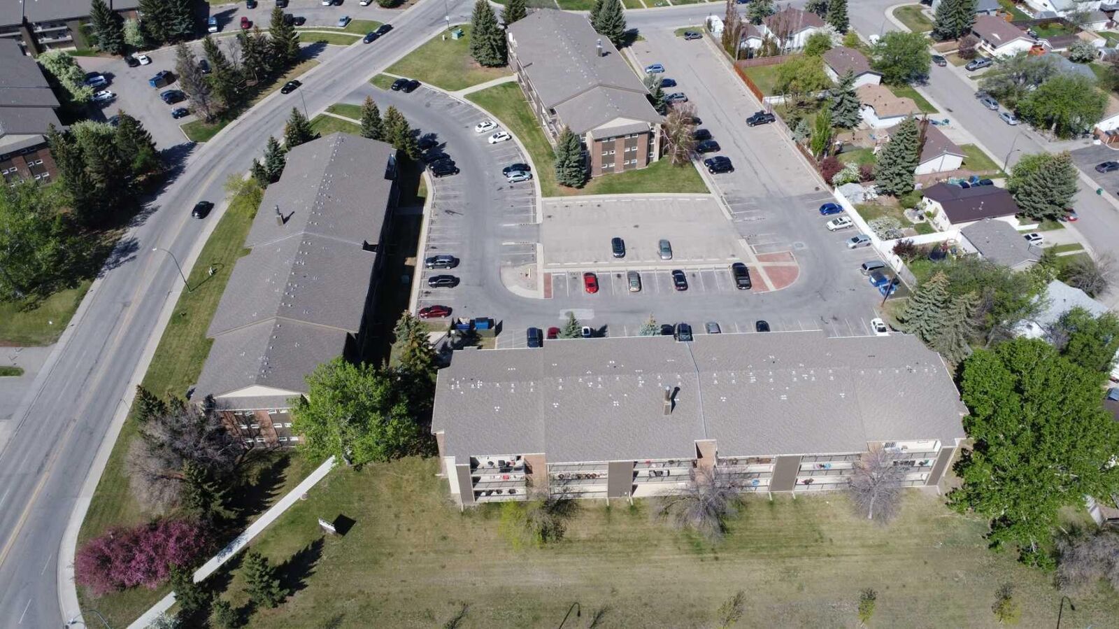 Property Photo: 401 Columbia Boulevard W 308 AB T1K 4R6