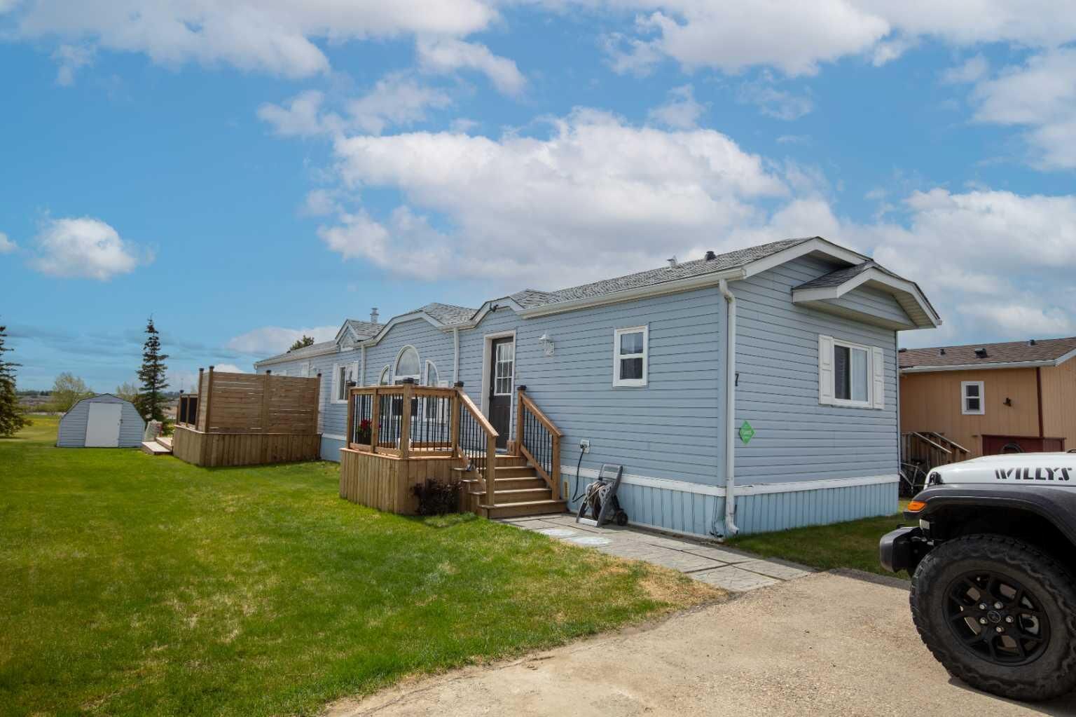 Property Photo:  137 Clark Crescent  AB T8W 5K5 