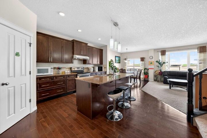 Photo de la propriété:  277 Panton Way NW  AB T3K 0X4 