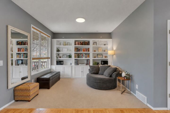 Property Photo:  104 Prestwick Street SE  AB T2Z 4K9 