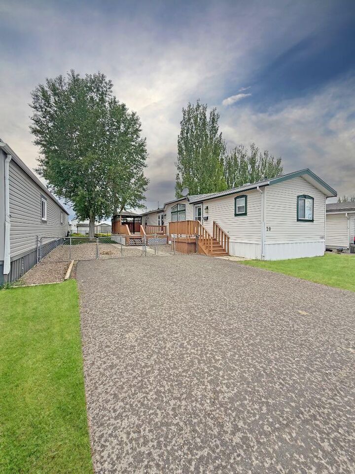 Property Photo:  1712 23st Street 20  AB T1M 1E3 