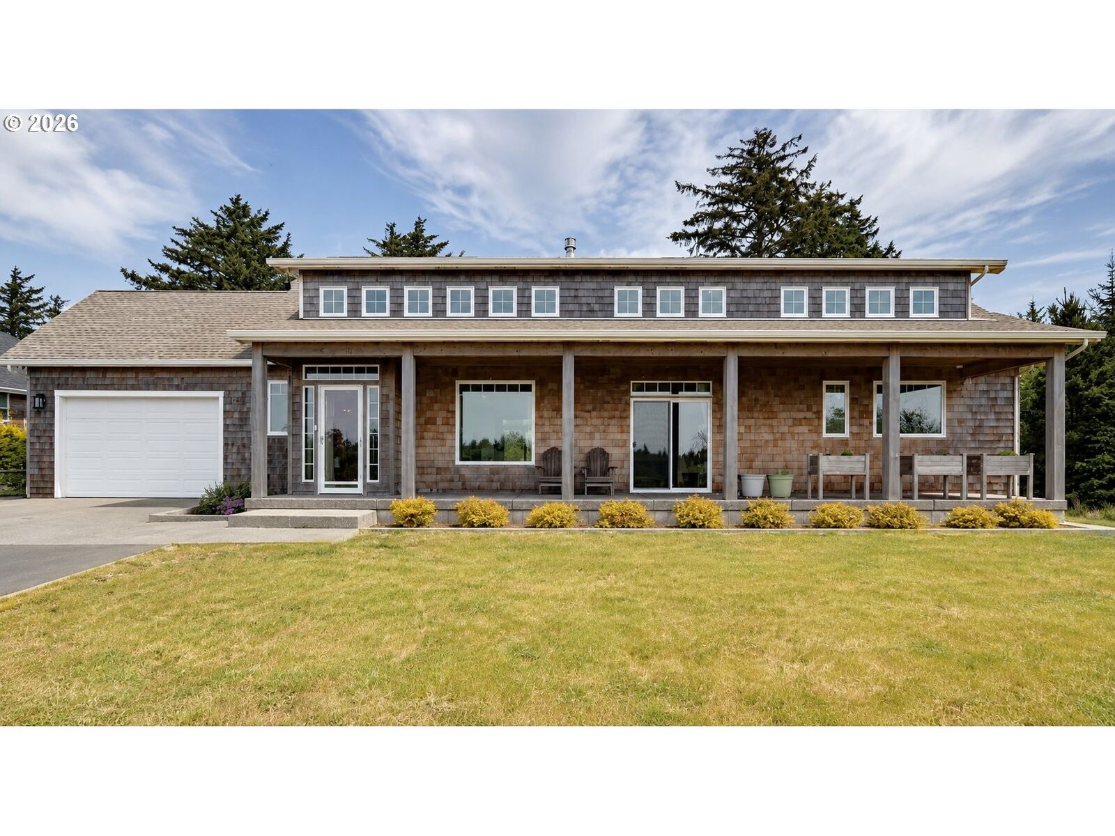 Property Photo:  33032 Pacific Bellevue Ln  OR 97146 