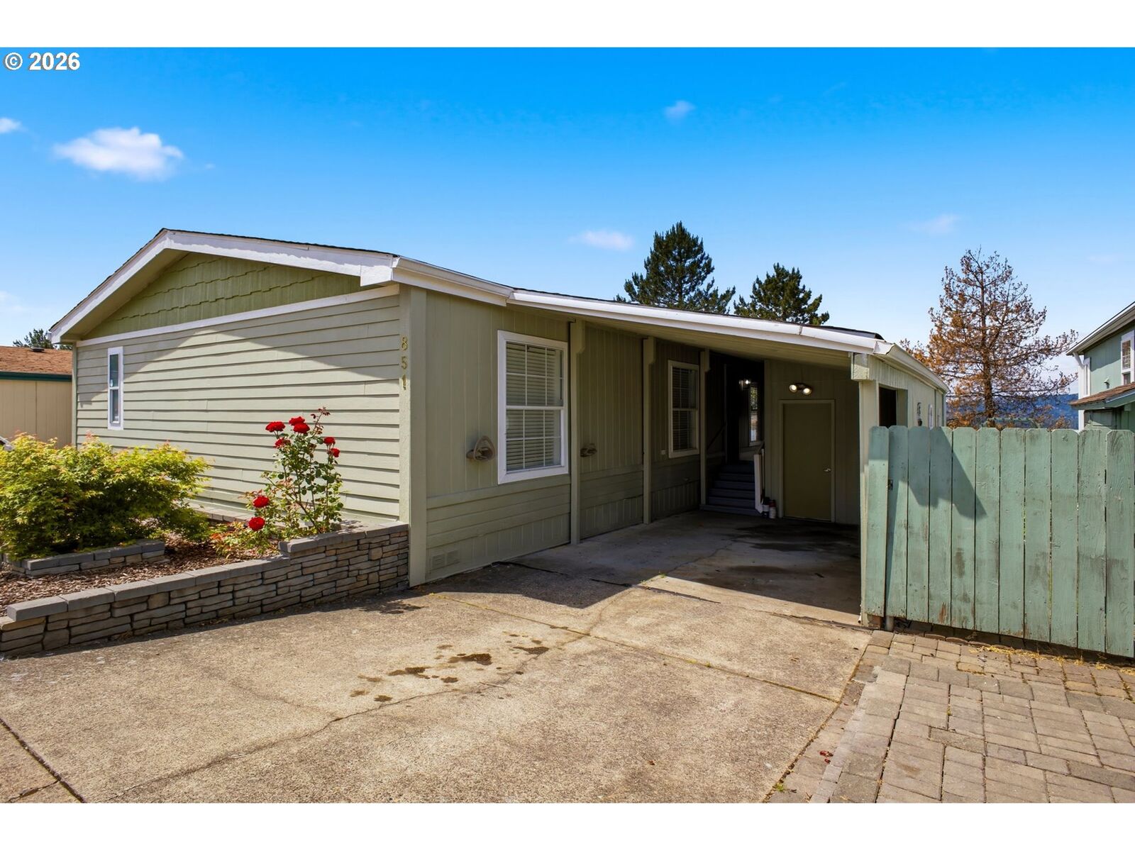 Property Photo: 851 SW Sunset Way 28 OR 97060