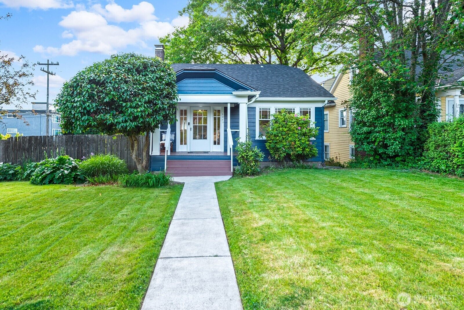 Property Photo: 5455 42nd Avenue SW WA 98136