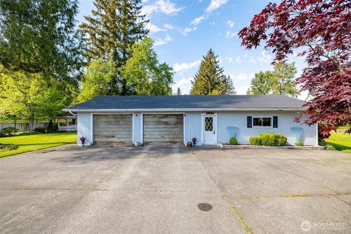 Property Photo: 5194 School Street WA 98220